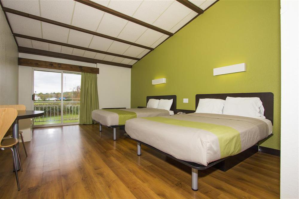 Motel 6-Geneva, Oh Rom bilde