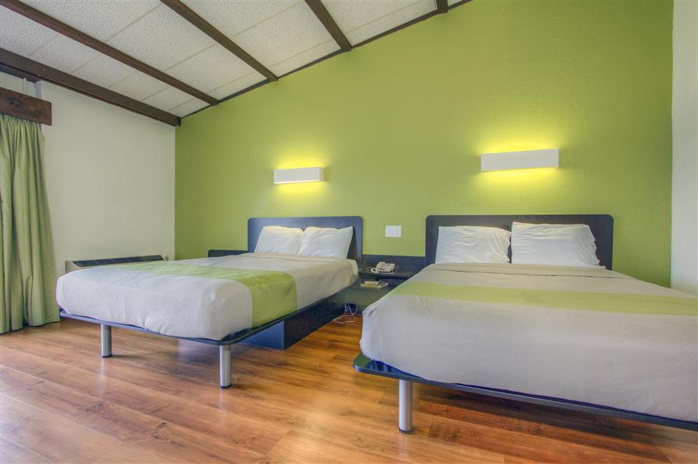 Motel 6-Geneva, Oh Rom bilde