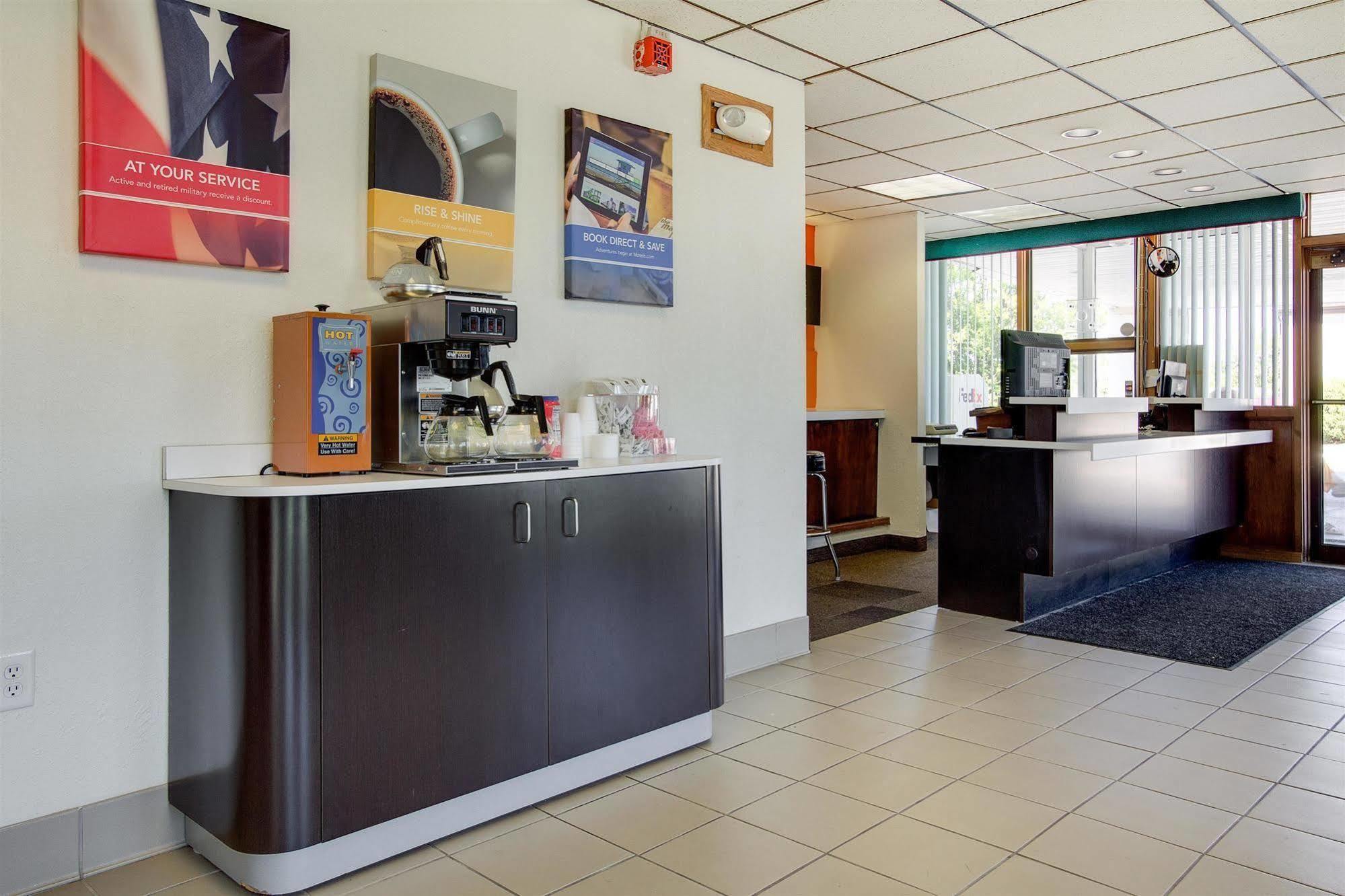 Motel 6-Geneva, Oh Eksteriør bilde
